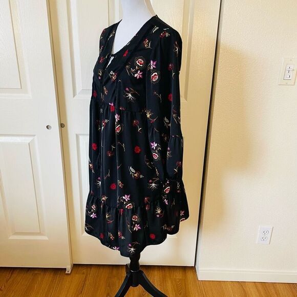 Old Navy Velvet Trim Black Floral Dress Size Medium - Picture 2 of 12